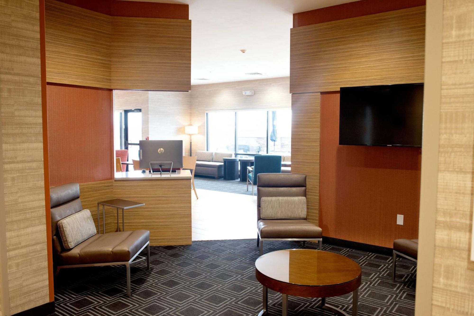 Towneplace Suites By Marriott Эймс Экстерьер фото