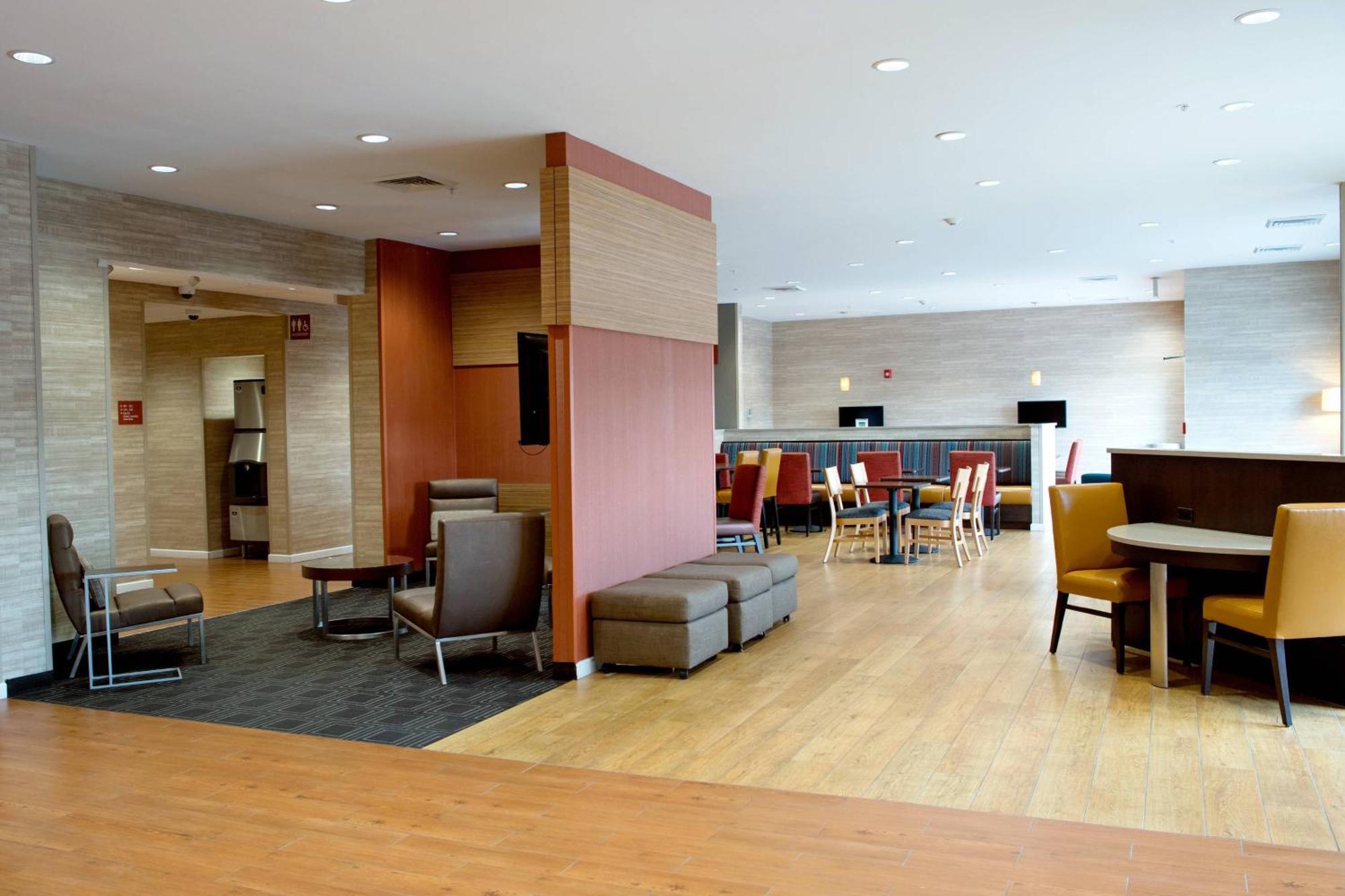 Towneplace Suites By Marriott Эймс Экстерьер фото